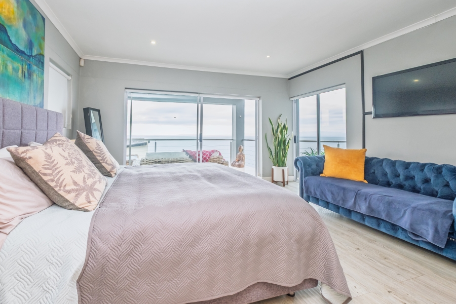5 Bedroom Property for Sale in Murdock Valley Western Cape